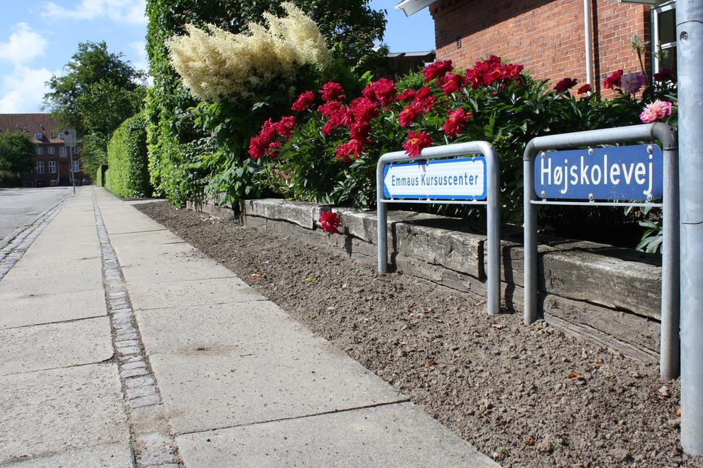 Emmaus Hostel Haslev Экстерьер фото